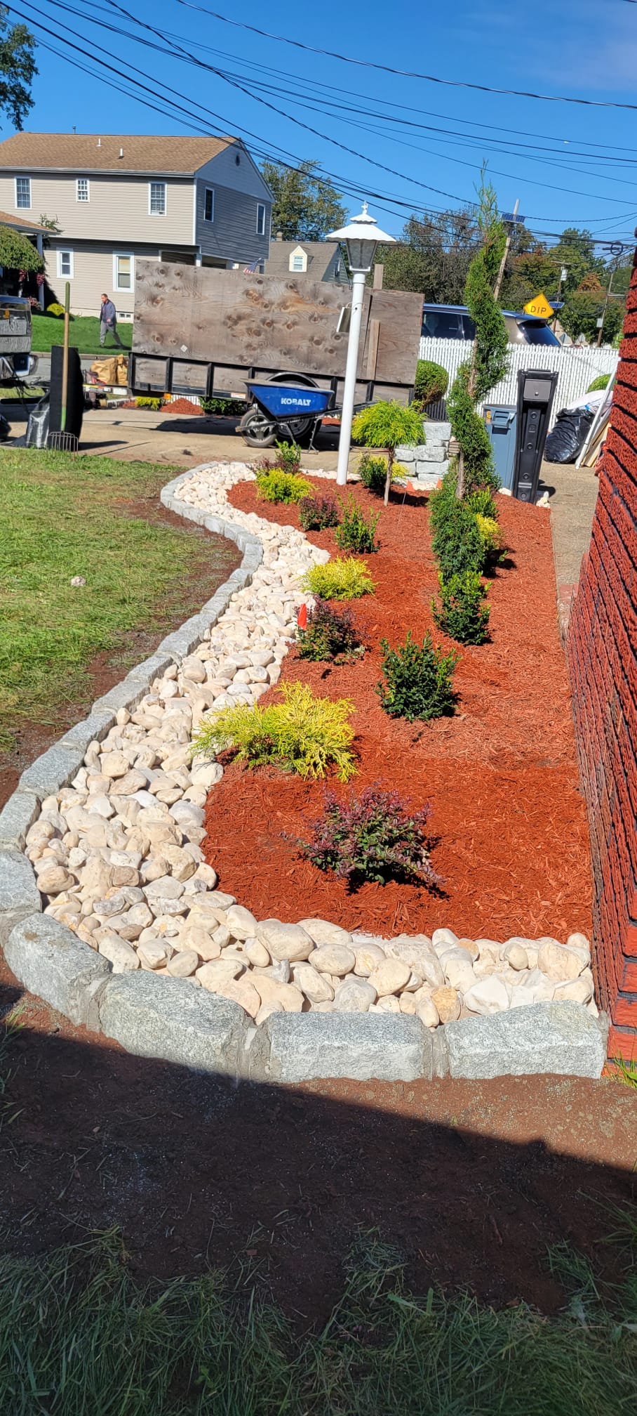 Landscaping & Mulch work image 21